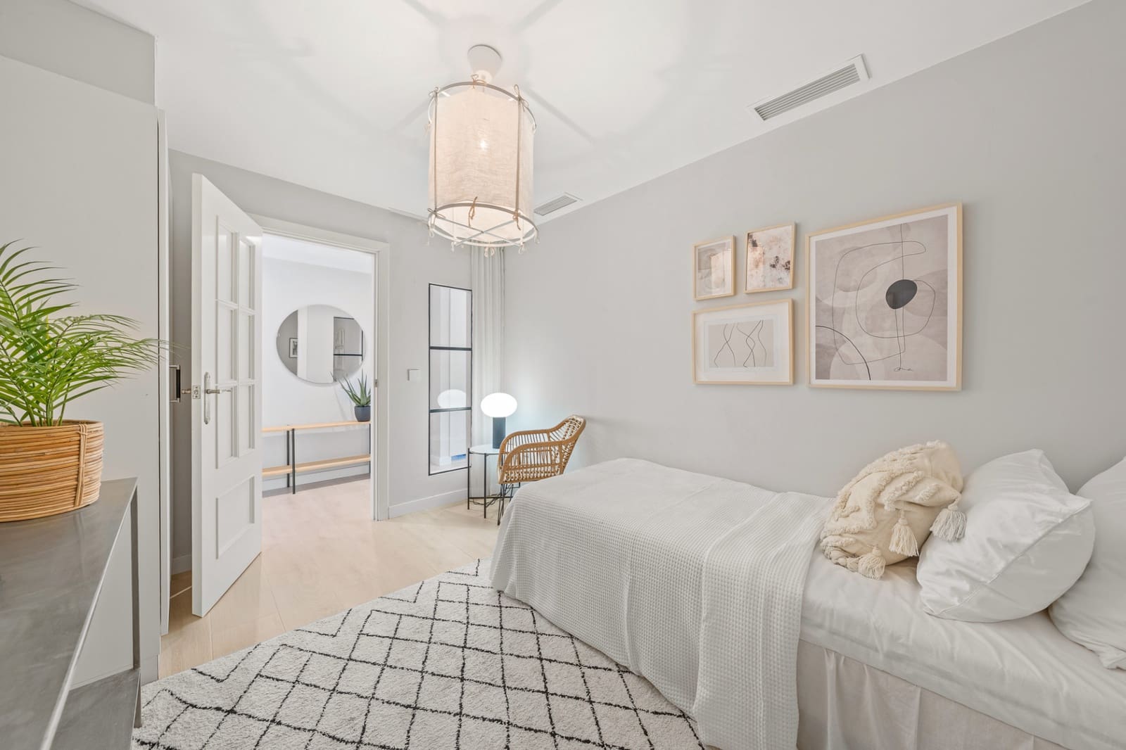 3 bedroom Apartment for sale in Marbella with pool garage - € 680,000 (Ref: 9410785)