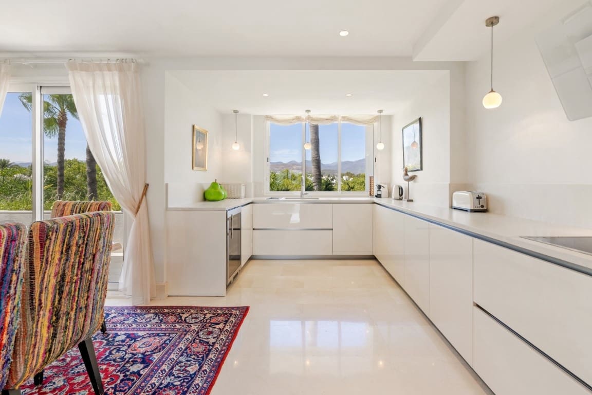 3 bedroom Penthouse for sale in Marbella with pool garage - € 5,950,000 (Ref: 9413857)