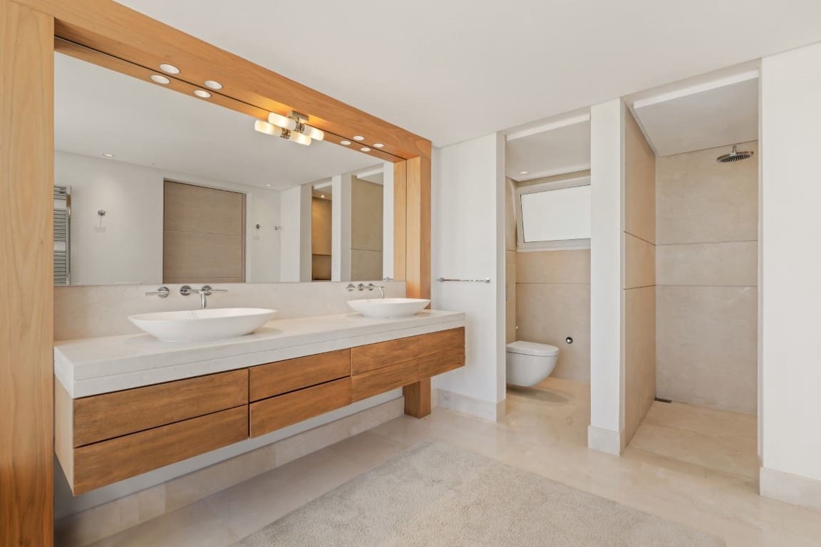 3 bedroom Penthouse for sale in Marbella with pool garage - € 5,950,000 (Ref: 9413857)