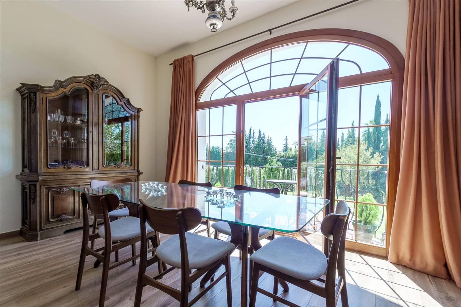 6 bedroom Villa for sale in Marbella with pool garage - € 2,580,000 (Ref: 9430941)