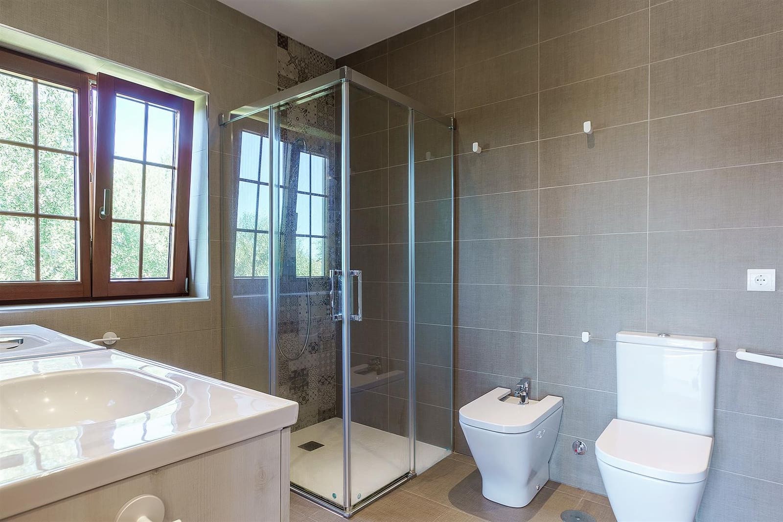 6 bedroom Villa for sale in Marbella with pool garage - € 2,580,000 (Ref: 9430941)