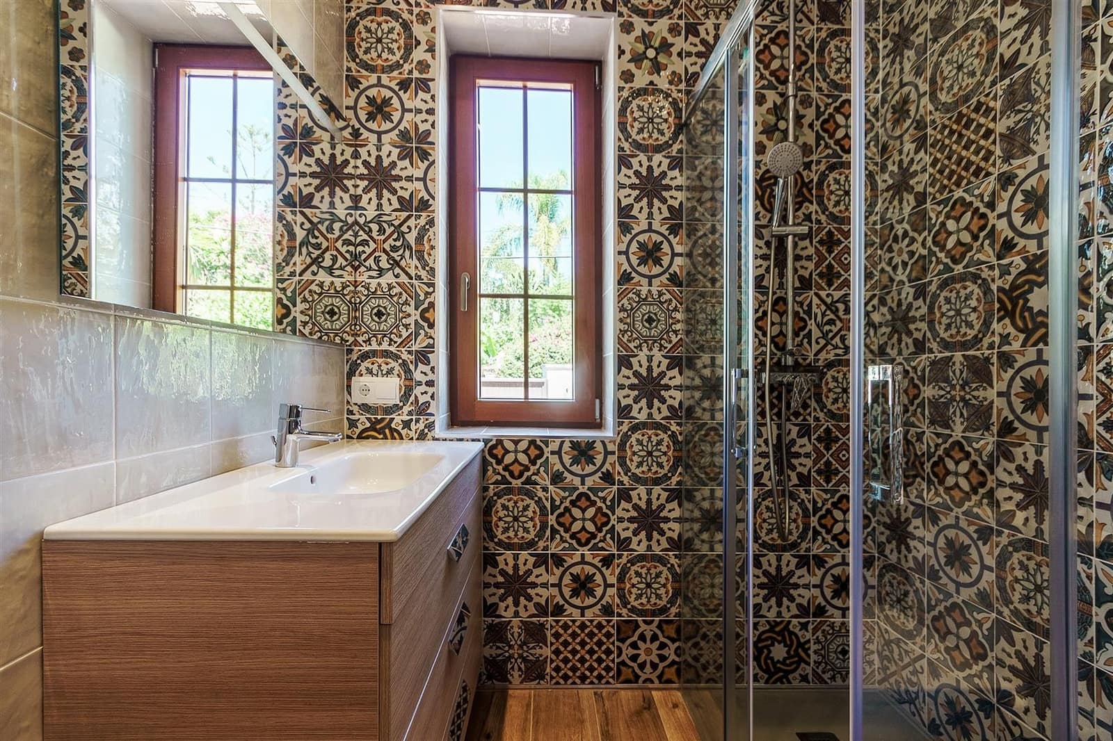 6 bedroom Villa for sale in Marbella with pool garage - € 2,580,000 (Ref: 9430941)