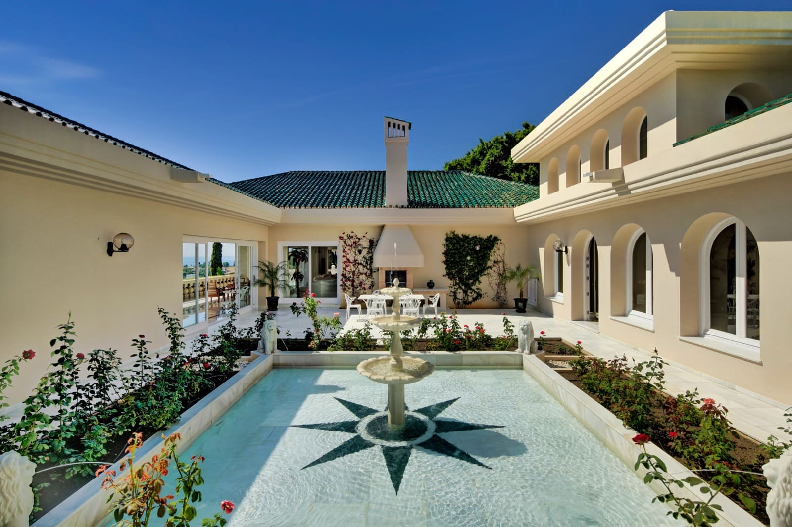 Chalet de 10 habitaciones en Marbella en venta con piscina garaje - 10.000.000 € (Ref: 9450142)