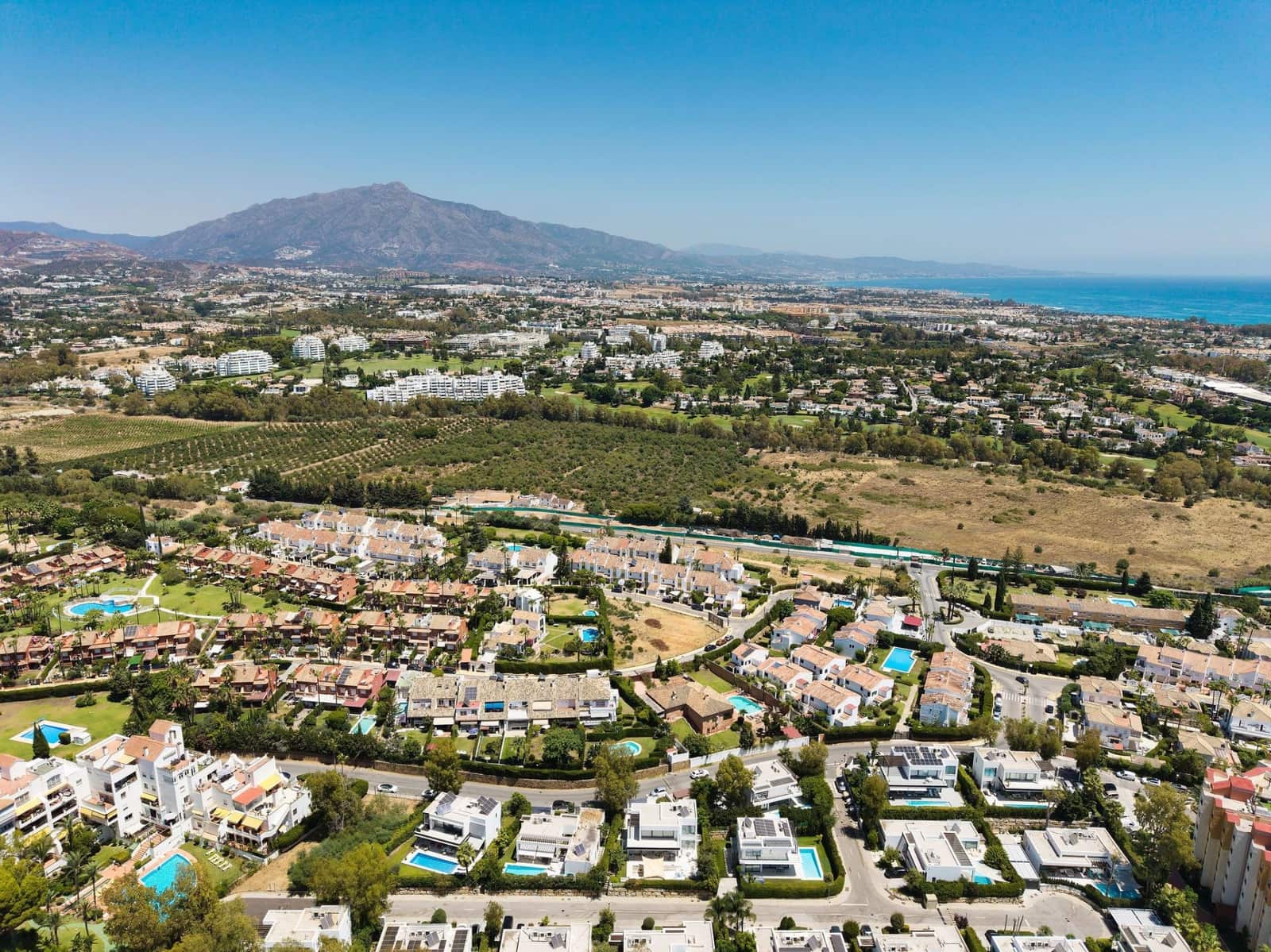 Chalet de 4 habitaciones en New Golden Mile en venta con piscina garaje - 1.825.000 € (Ref: 9465437)