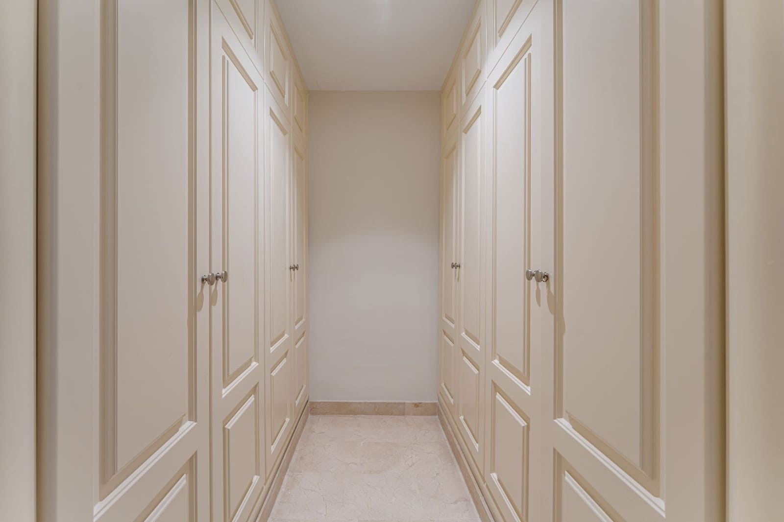 Apartamento de 3 habitaciones en Marbella en venta con piscina garaje - 1.195.000 € (Ref: 9465439)