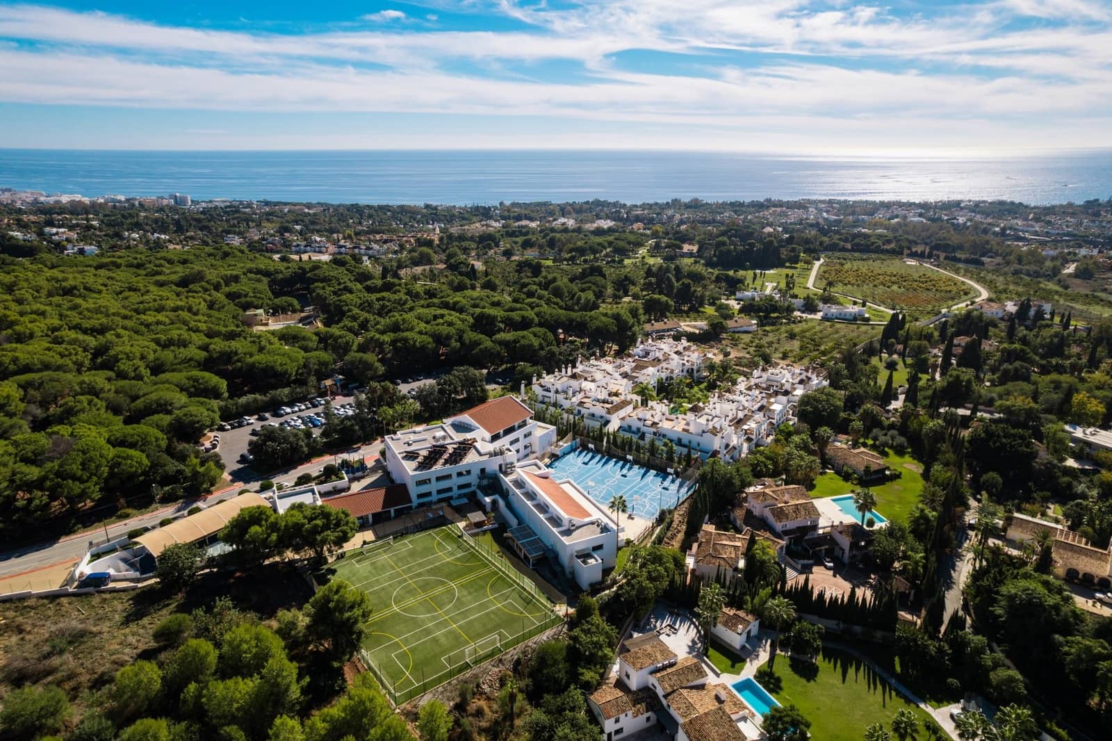 3 sypialnia Apartament na sprzedaż w Marbella z basenem garażem - 1 150 000 € (Ref: 9465440)