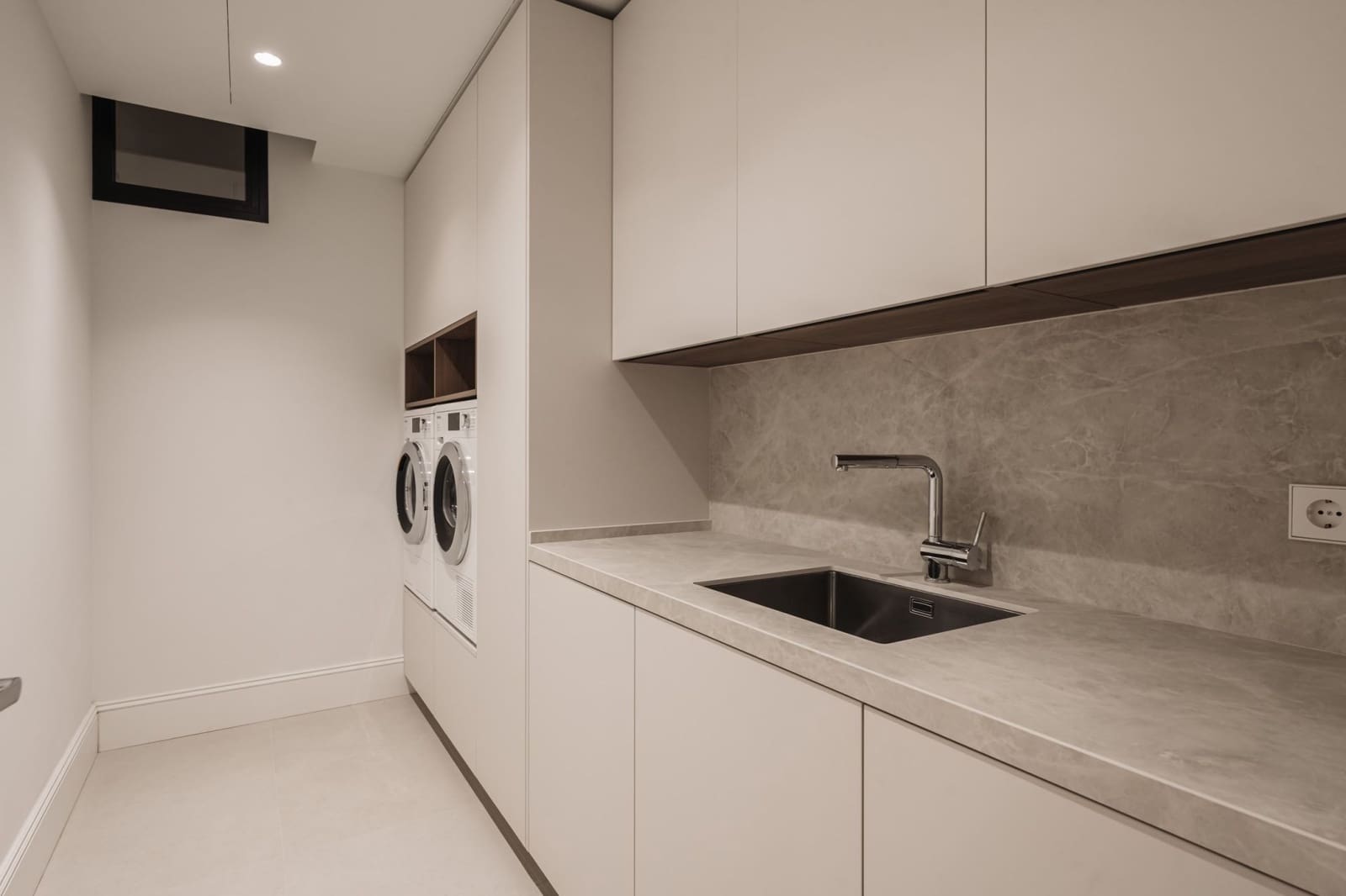 4 sypialnia Willa na sprzedaż w Marbella z basenem garażem - 4 595 000 € (Ref: 9468290)