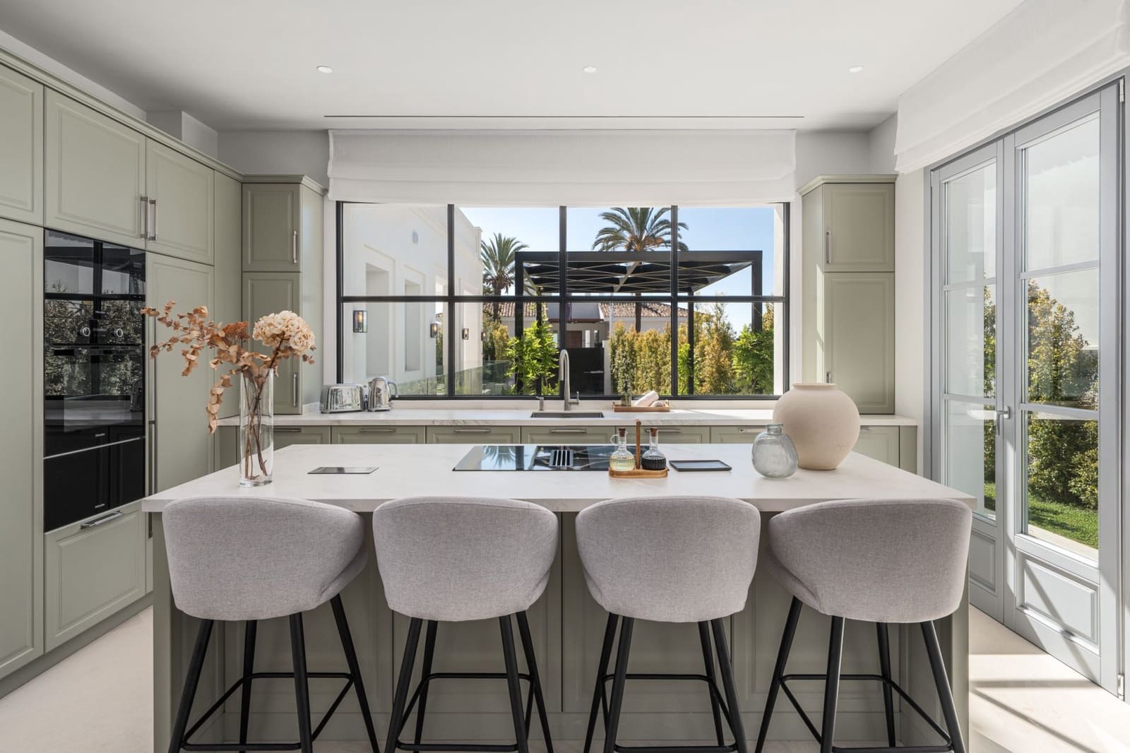 4 sypialnia Willa na sprzedaż w Marbella z basenem garażem - 4 595 000 € (Ref: 9468290)