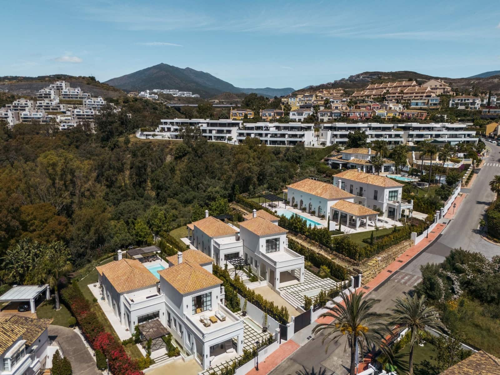 4 sypialnia Willa na sprzedaż w Marbella z basenem garażem - 4 595 000 € (Ref: 9468290)