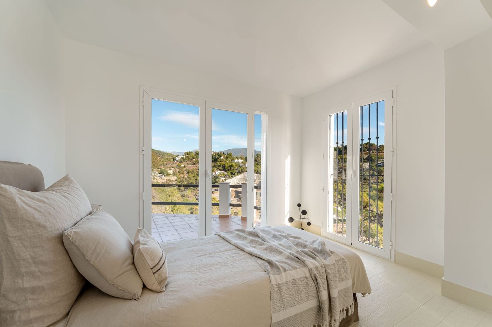 6 makuuhuone Huvila myytävänä paikassa El Madronal mukana uima-altaan 
autotalli - 2 995 000 € (Ref: 9468291)