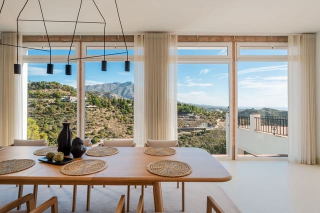 6 bedroom Villa for sale in El Madroñal, Benahavís with pool garage - € 2,895,000 (Ref: 9468291)