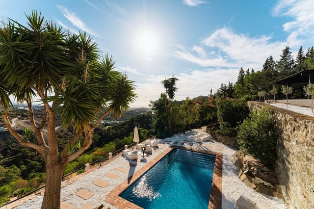 6 bedroom Villa for sale in El Madroñal, Benahavís with pool garage - € 2,895,000 (Ref: 9468291)
