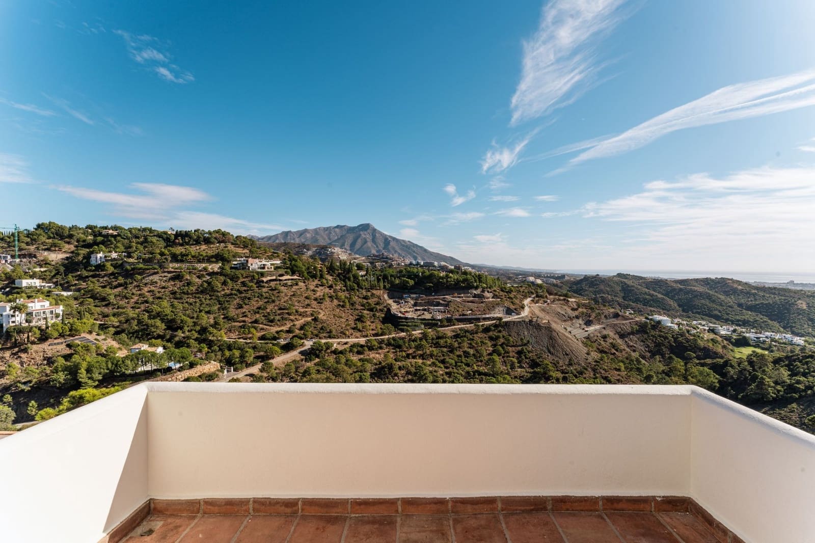 6 bedroom Villa for sale in El Madronal with pool garage - € 2,895,000 (Ref: 9468291)