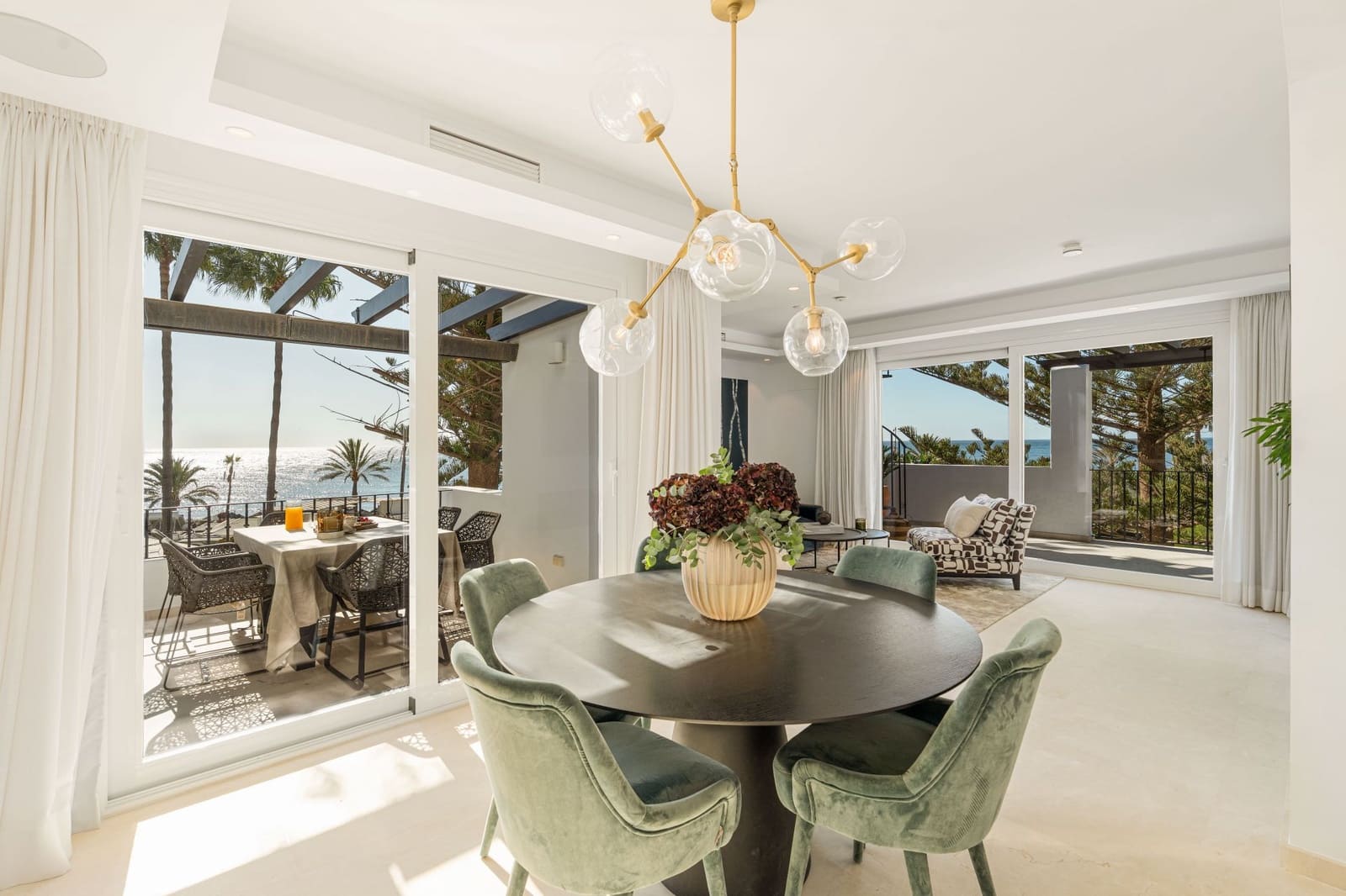 Ático de 3 habitaciones en San Pedro de Alcantara en venta con piscina garaje - 2.495.000 € (Ref: 9468292)