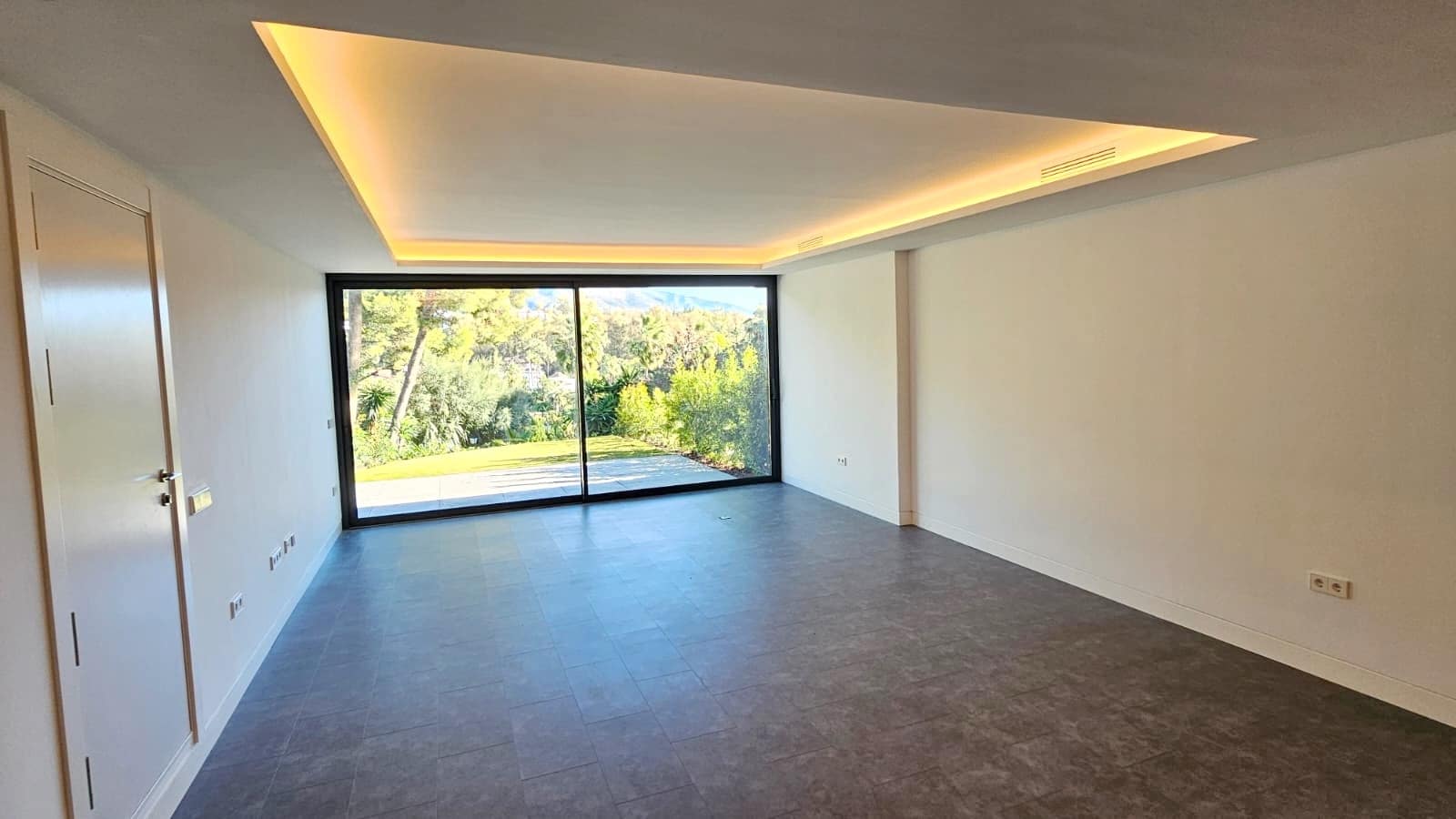 Apartamento de 1 habitación en Marbella en venta con piscina - 392.000 € (Ref: 9472786)