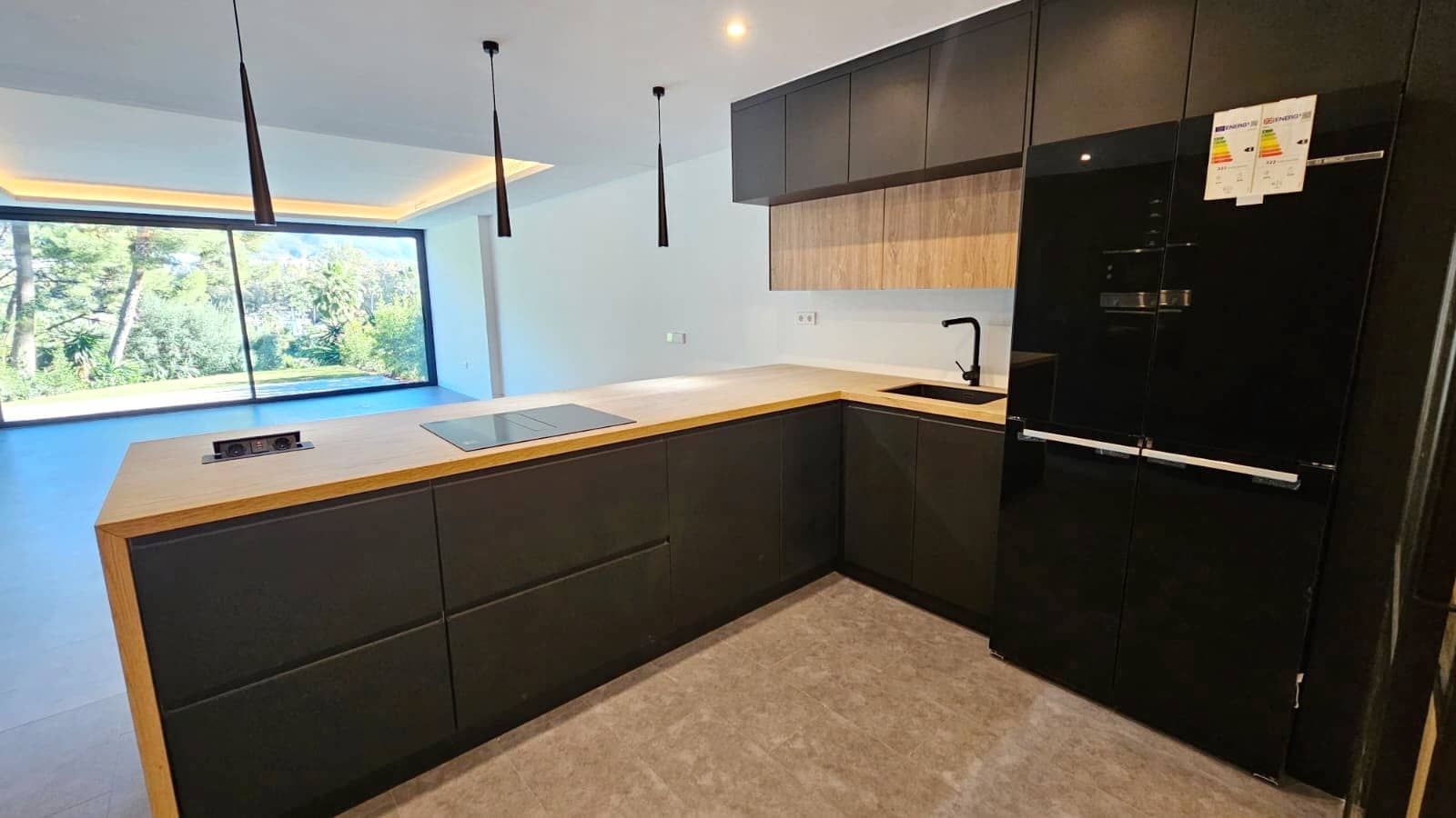 Apartamento de 1 habitación en Marbella en venta con piscina - 392.000 € (Ref: 9472786)