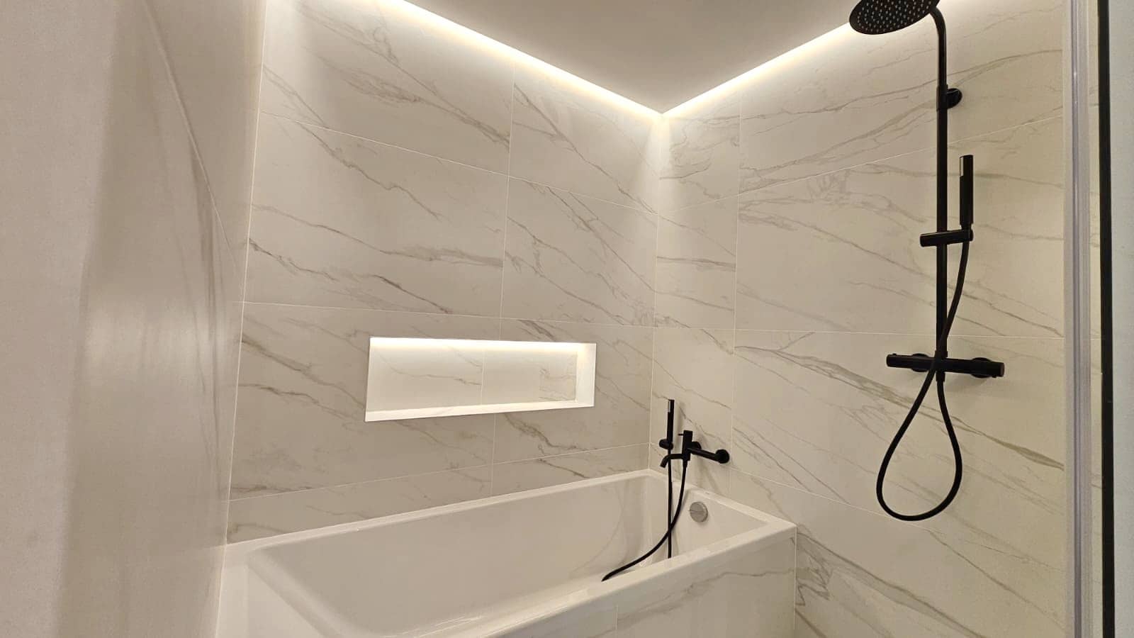 Apartamento de 1 habitación en Marbella en venta con piscina - 392.000 € (Ref: 9472786)