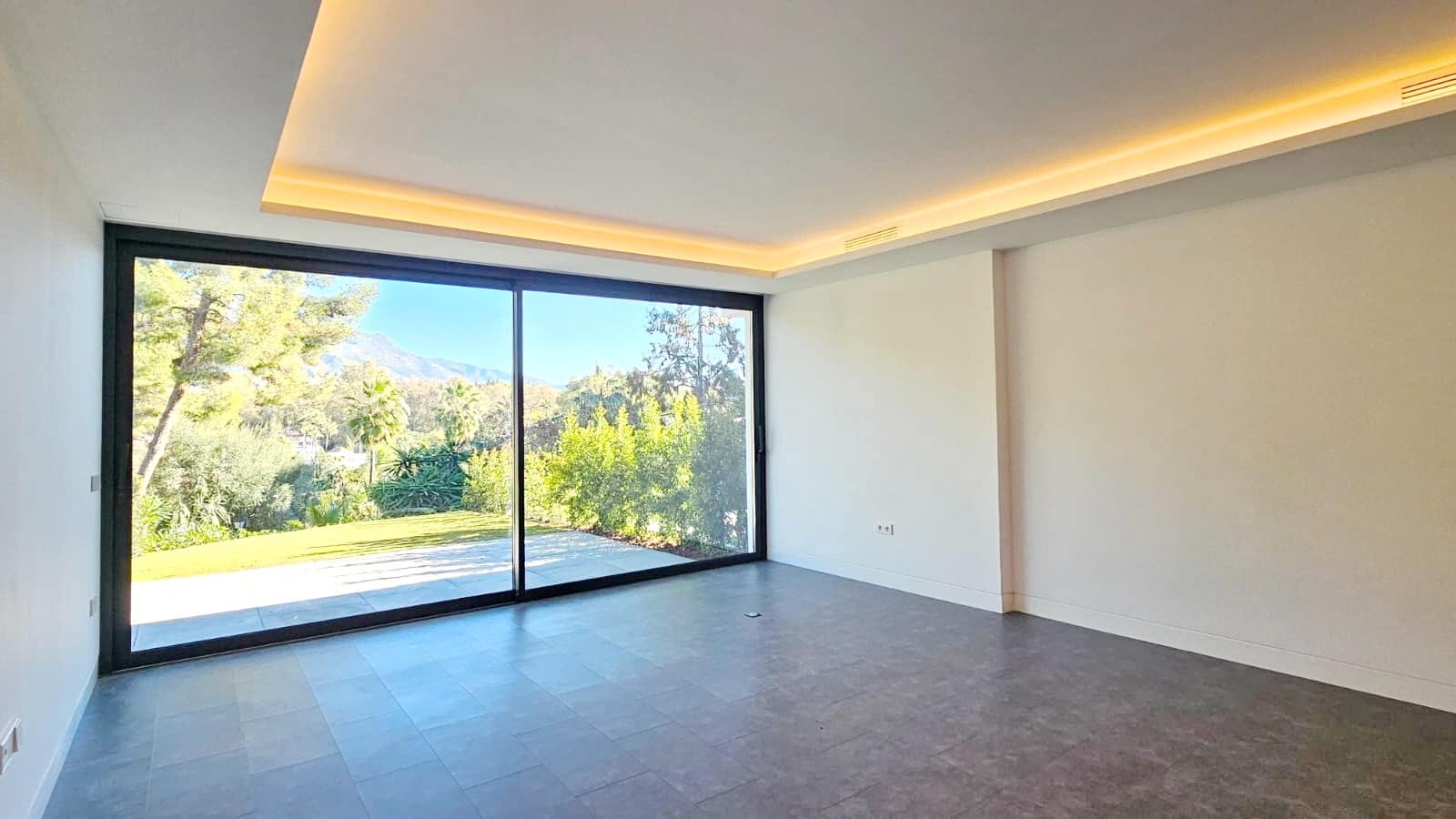 Apartamento de 1 habitación en Marbella en venta con piscina - 392.000 € (Ref: 9472786)