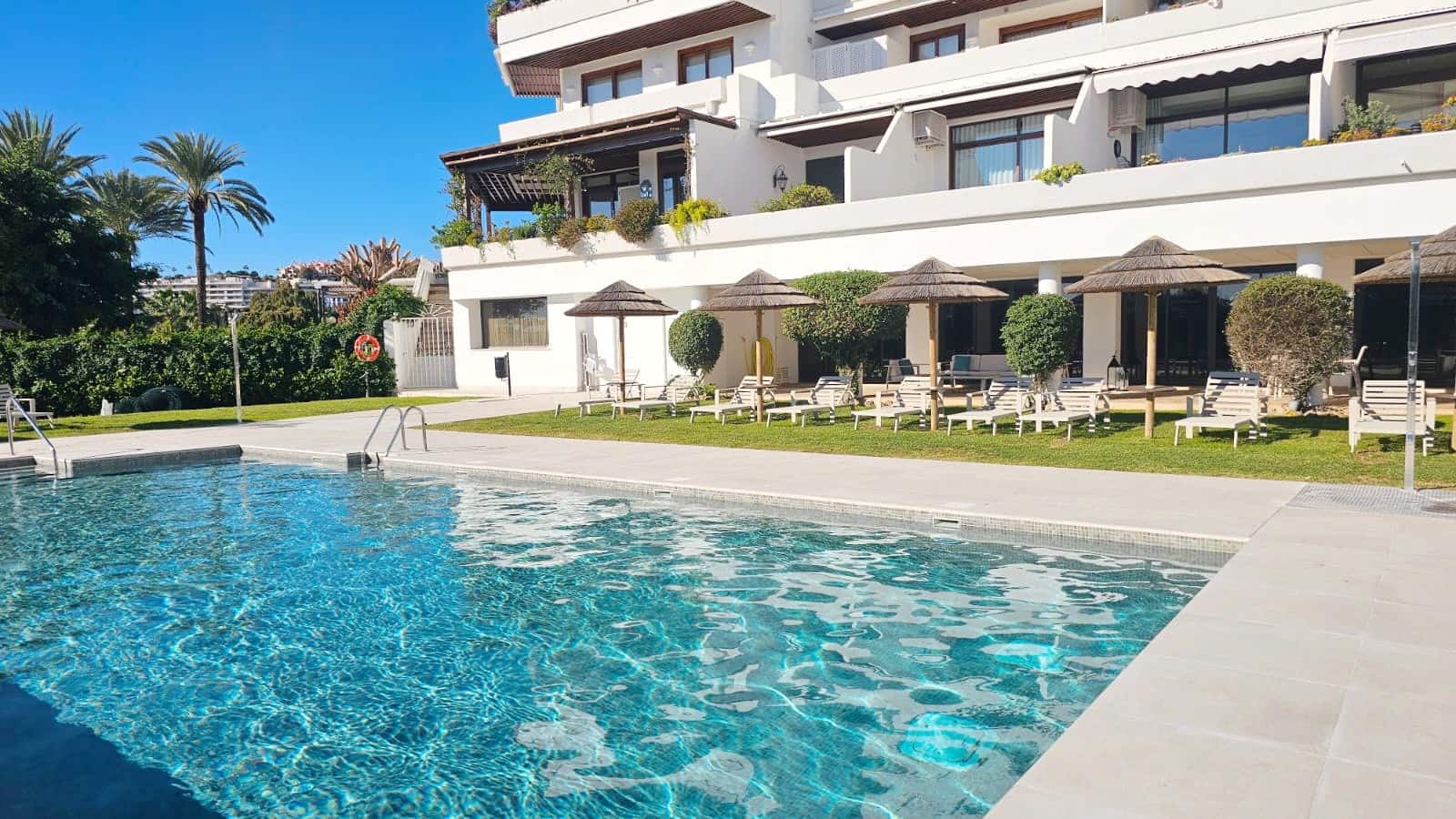 Apartamento de 1 habitación en Marbella en venta con piscina - 392.000 € (Ref: 9472786)