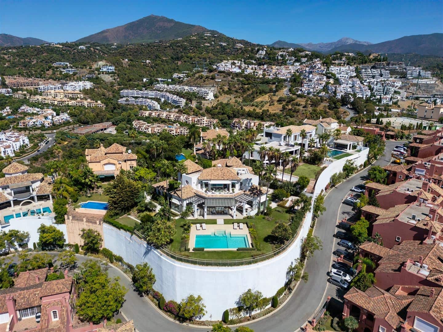 7 soveværelse Villa til salg i Monte Halcones med swimmingpool garage - € 10.800.000 (Ref: 9481008)