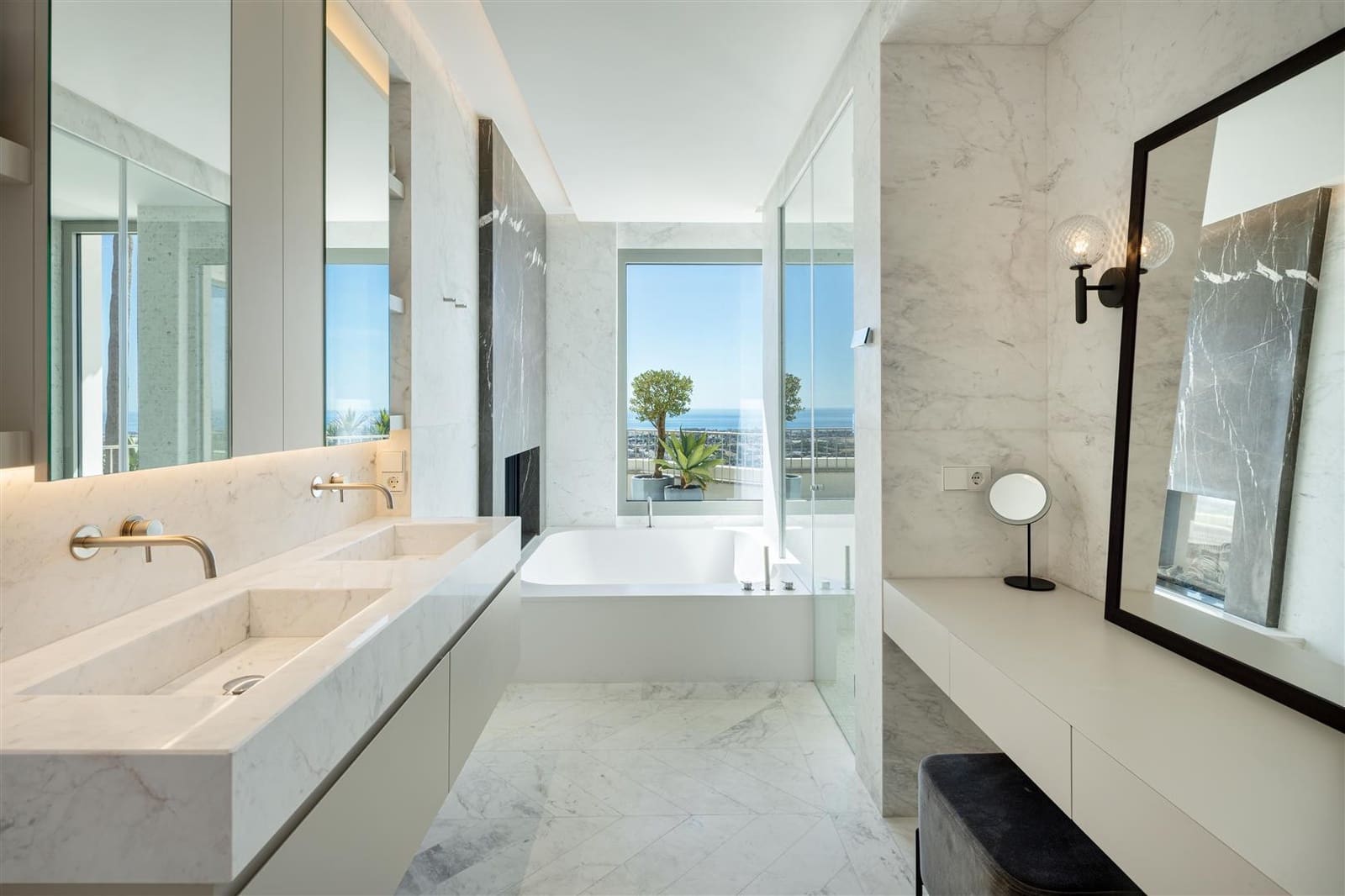 7 bedroom Villa for sale in Monte Halcones with pool garage - € 10,800,000 (Ref: 9481008)