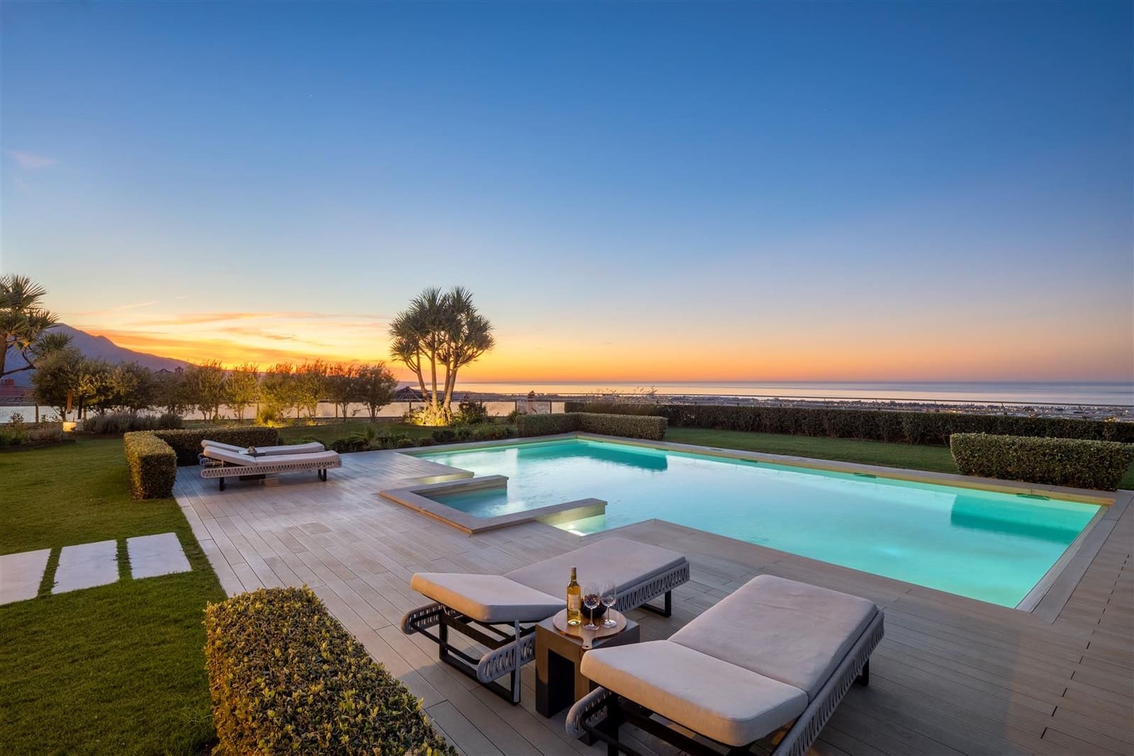 7 bedroom Villa for sale in Monte Halcones with pool garage - € 10,800,000 (Ref: 9481008)