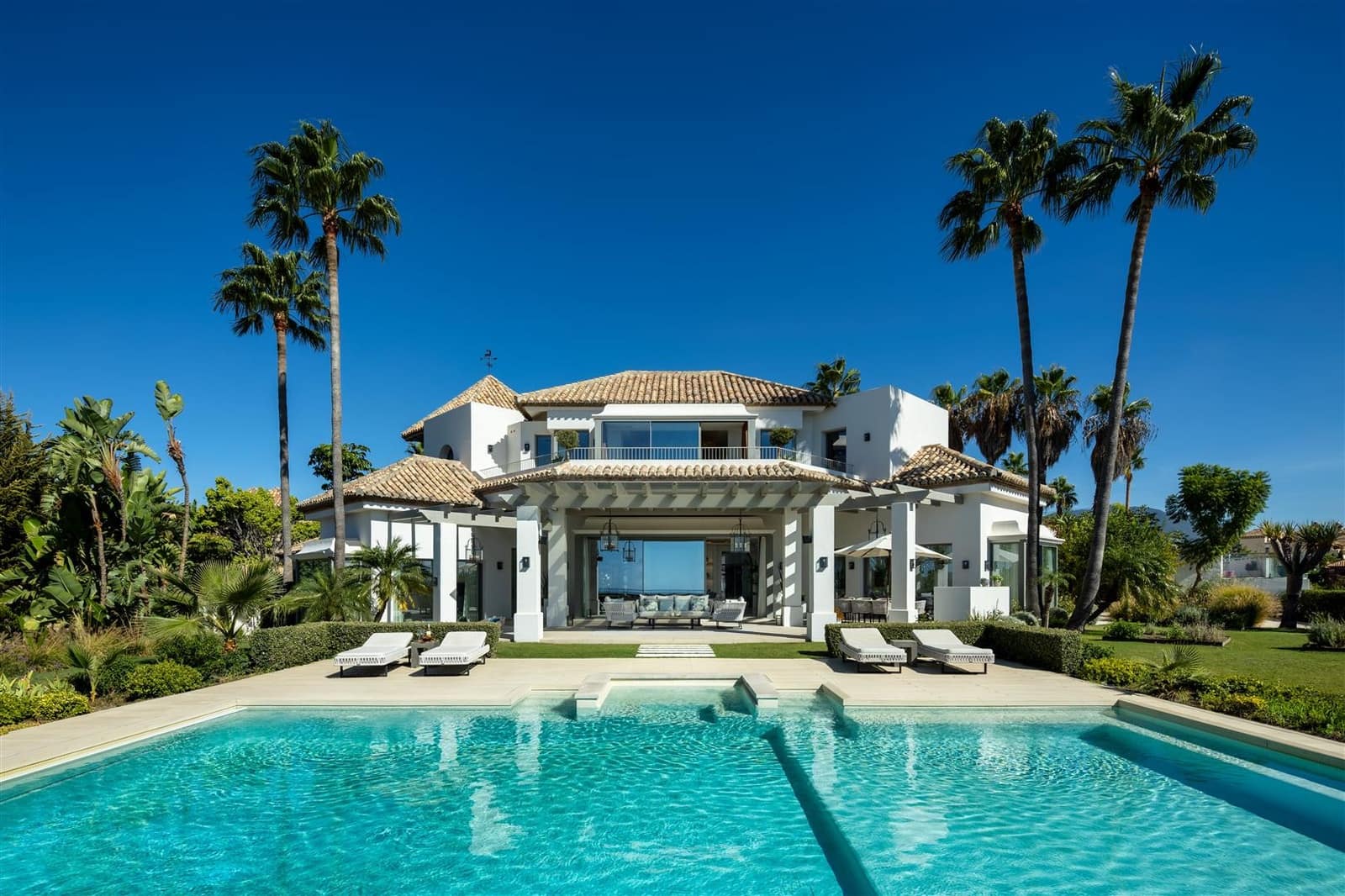 7 bedroom Villa for sale in Monte Halcones with pool garage - € 10,800,000 (Ref: 9481008)