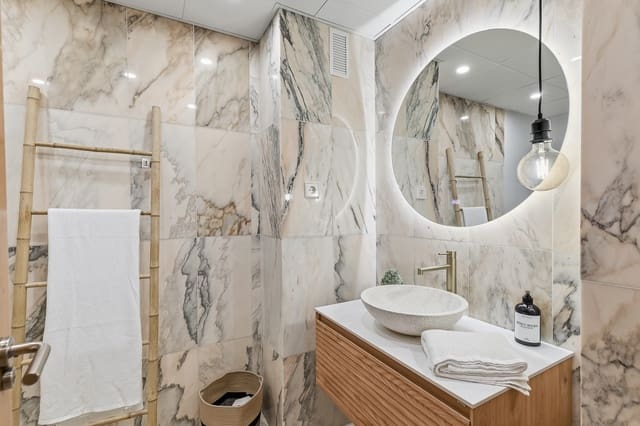 3 sypialnia Apartament na sprzedaż w Mijas Costa, Mijas z basenem garażem - 399 900 € (Ref: 9491171)
