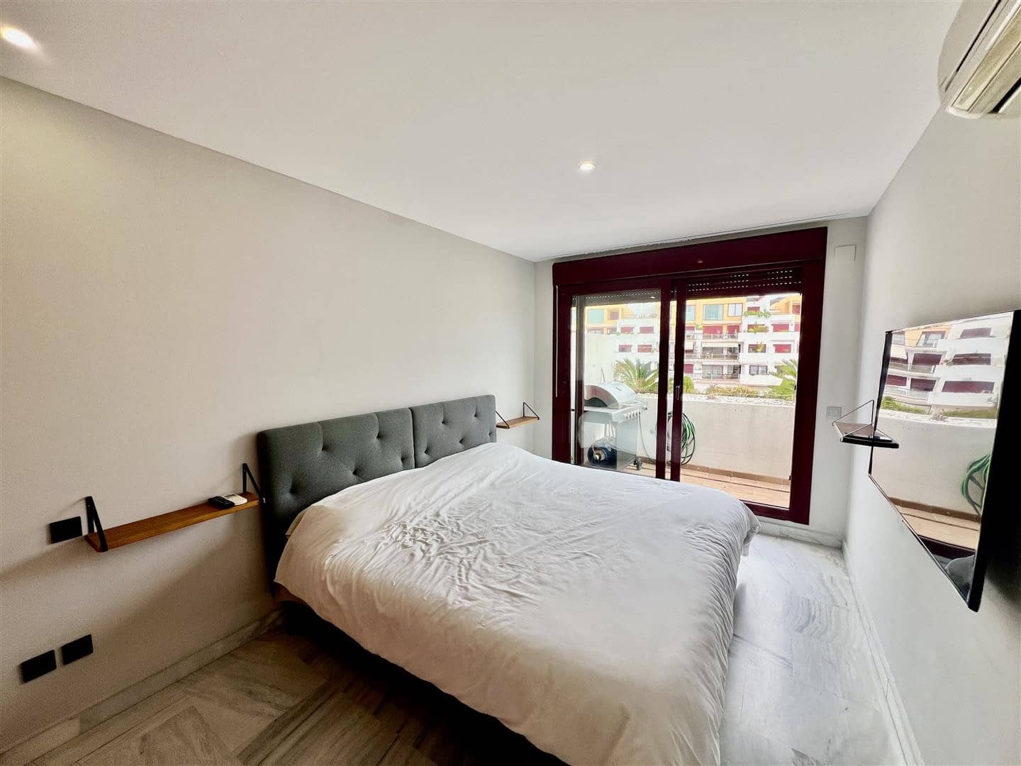 1 bedroom Apartment for sale in Benahavis with pool garage - € 270,000 (Ref: 9504164)