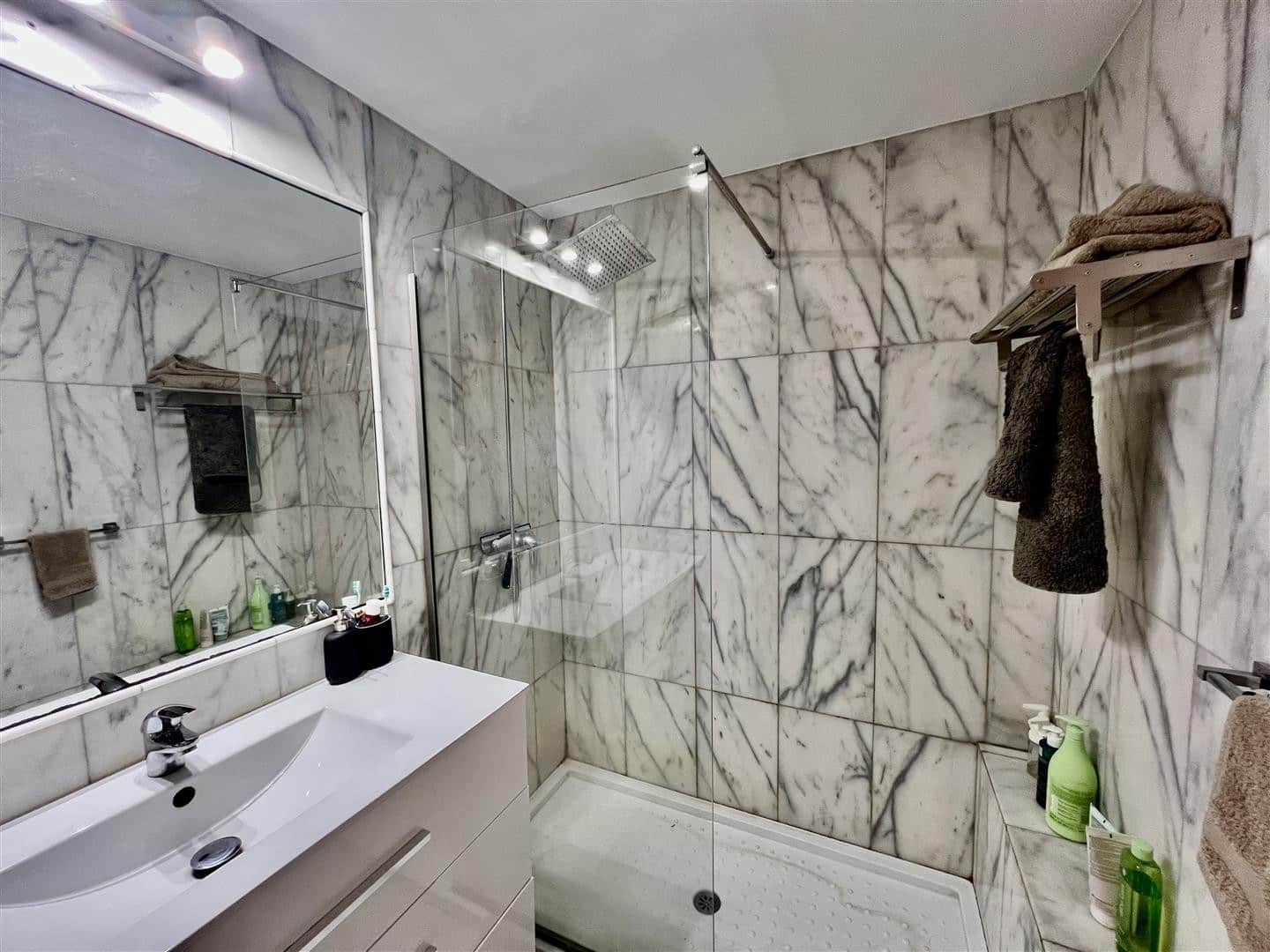 1 chambre Appartement à vendre à Benahavis avec piscine garage - 260 000 € (Ref: 9504164)