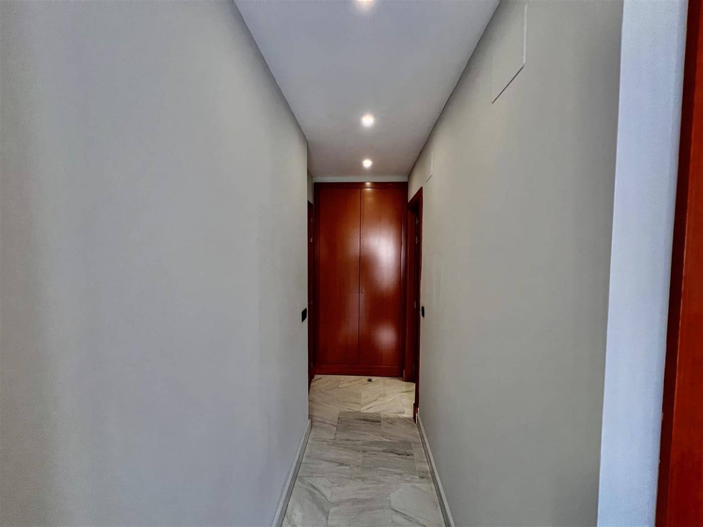 1 chambre Appartement à vendre à Benahavis avec piscine garage - 260 000 € (Ref: 9504164)