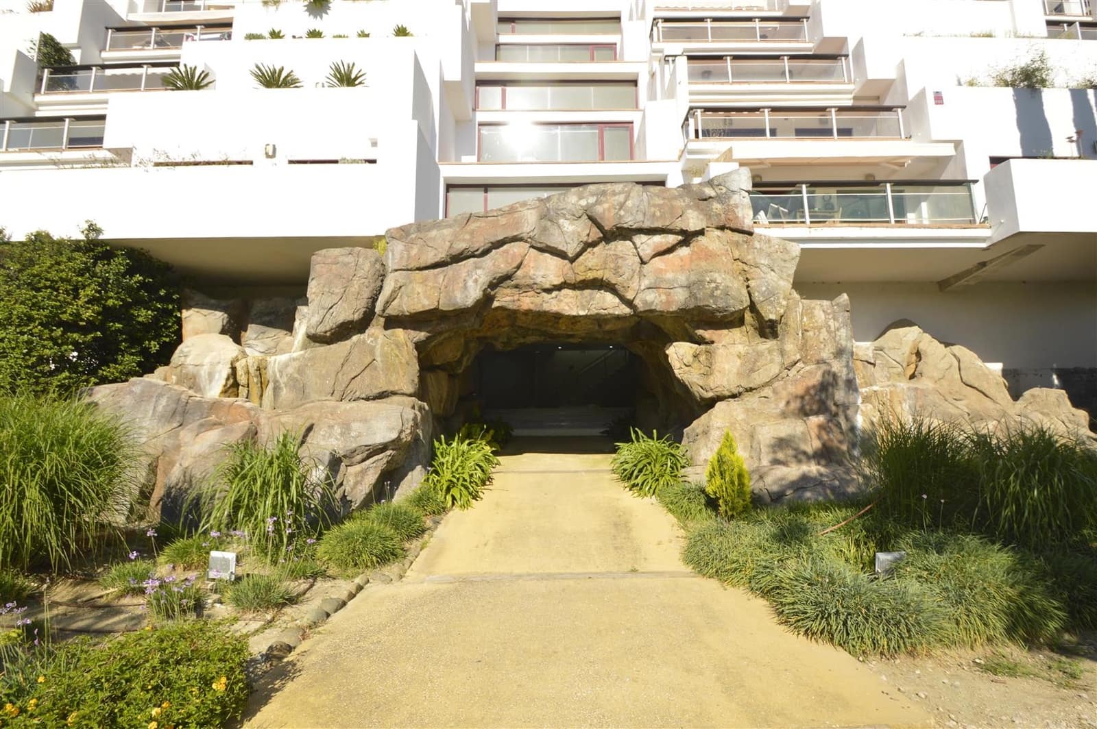 1 chambre Appartement à vendre à Benahavis avec piscine garage - 260 000 € (Ref: 9504164)