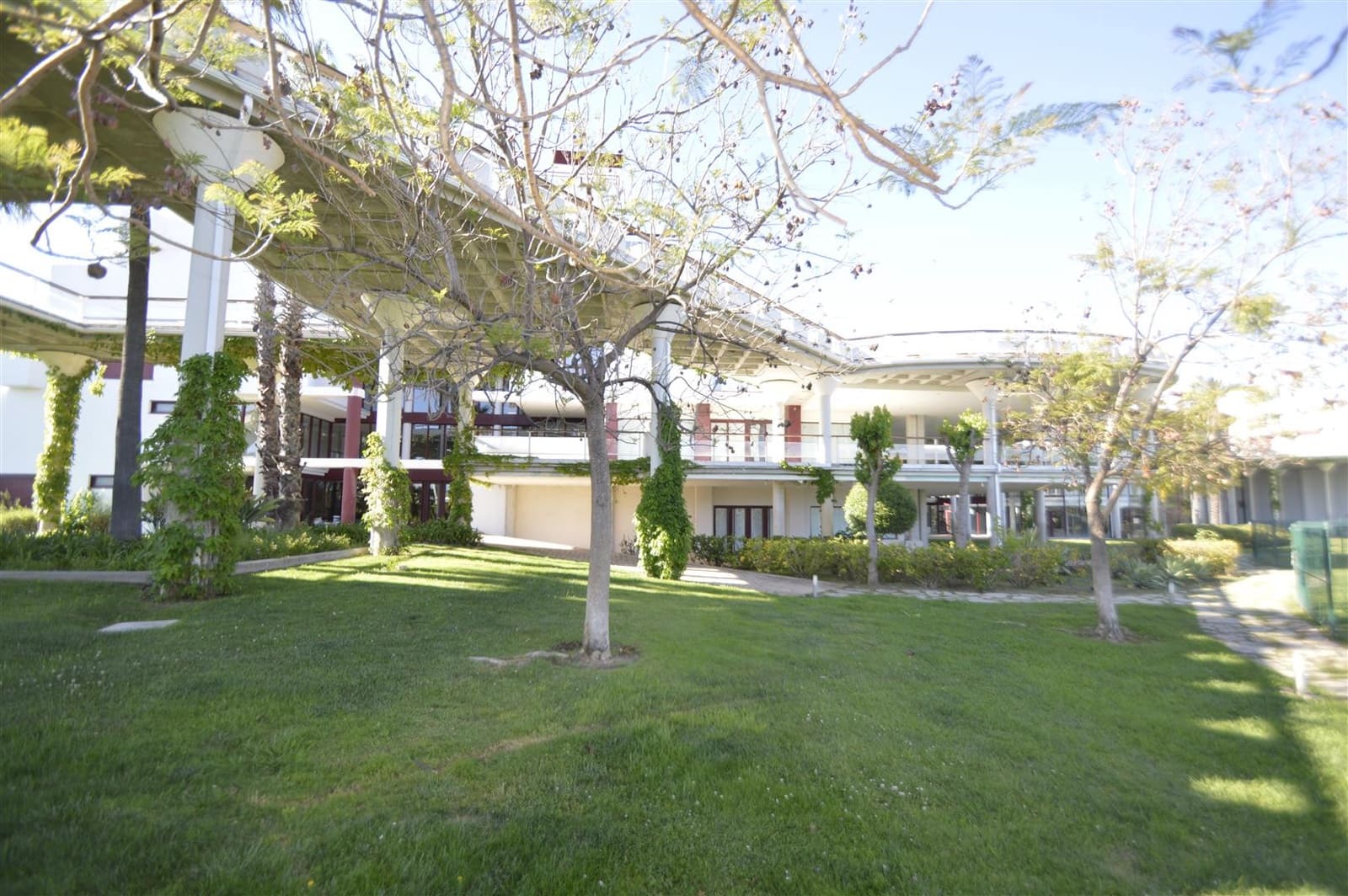 1 chambre Appartement à vendre à Benahavis avec piscine garage - 260 000 € (Ref: 9504164)