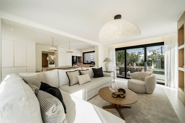 5 sypialnia Willa na sprzedaż w San Pedro de Alcantara, Marbella z basenem garażem - 2 500 000 € (Ref: 9524097)