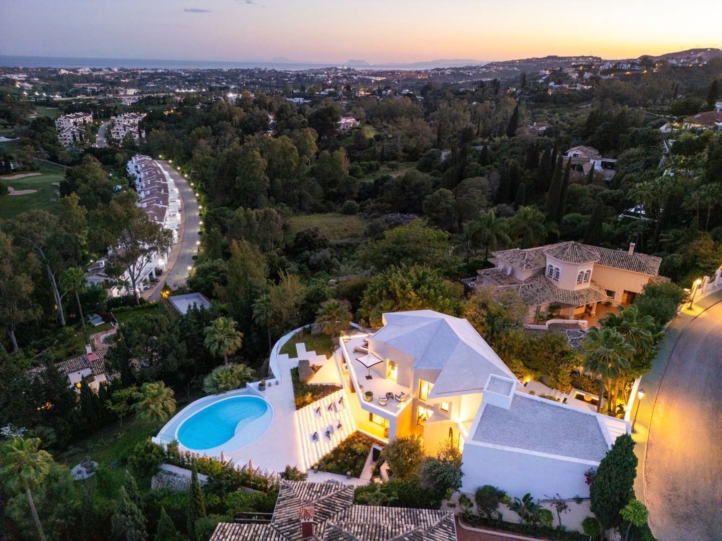 5 sypialnia Willa na sprzedaż w Benahavis z basenem garażem - 5 195 000 € (Ref: 9530184)