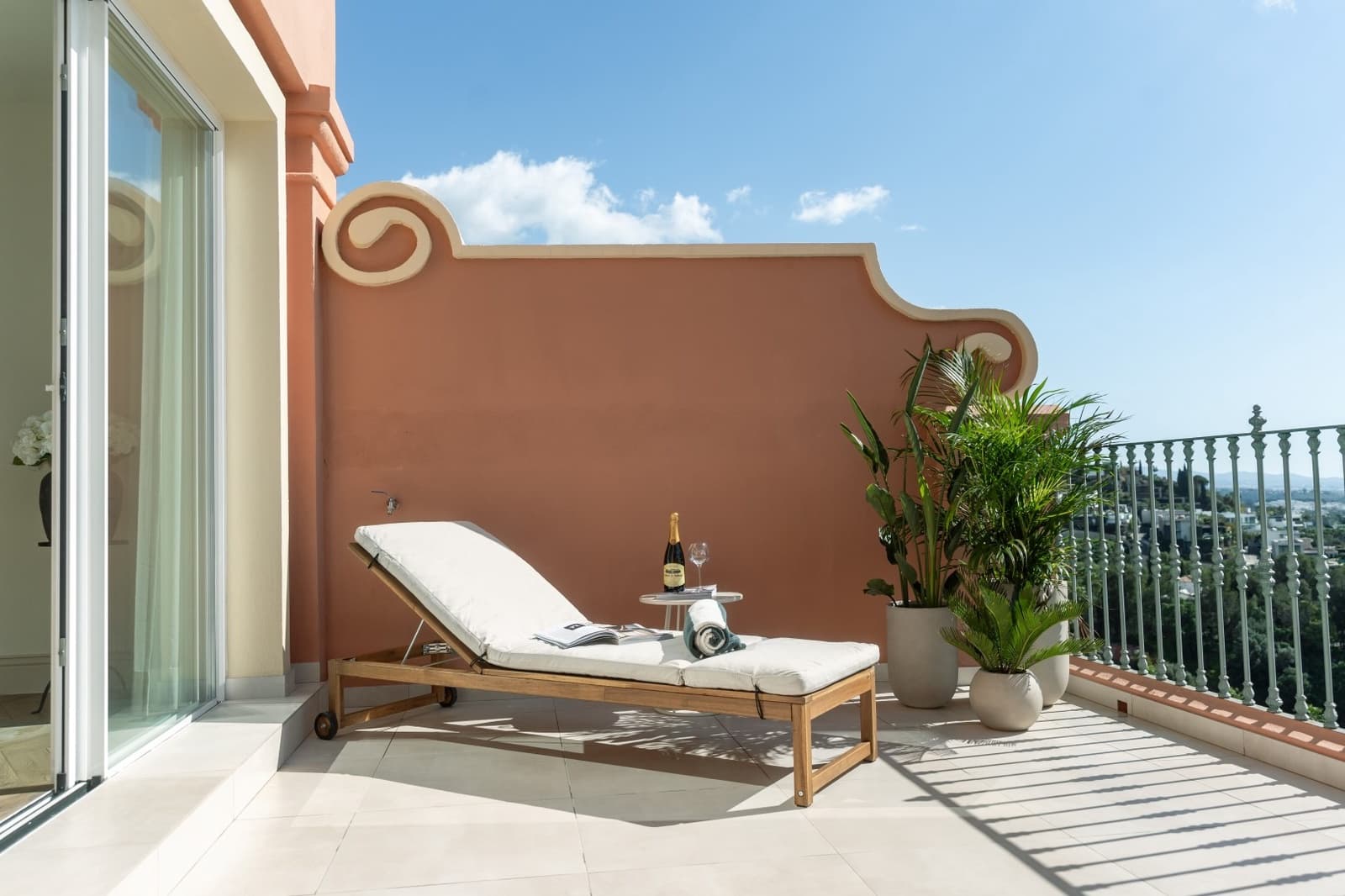 4 bedroom Townhouse for sale in Monte Halcones with pool garage - € 1,195,000 (Ref: 9533462)