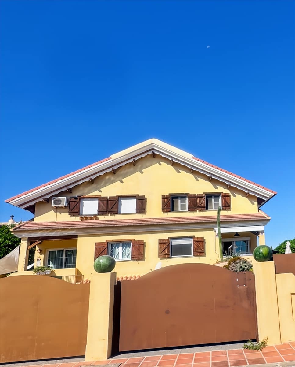 5 chambre Villa/Maison Semi-Mitoyenne à vendre à Alhaurin de la Torre avec piscine garage - 590 000 € (Ref: 9540941)