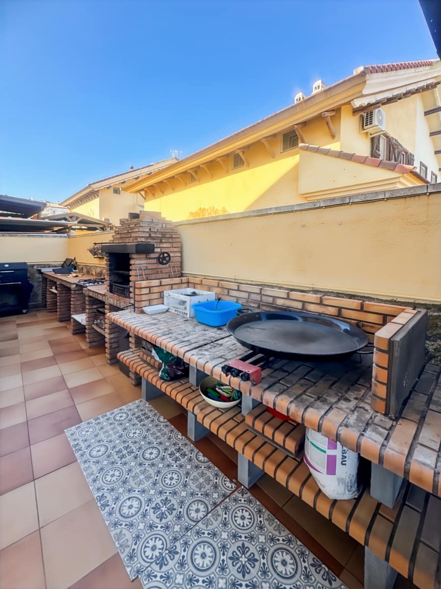 5 chambre Villa/Maison Semi-Mitoyenne à vendre à Alhaurin de la Torre avec piscine garage - 590 000 € (Ref: 9540941)