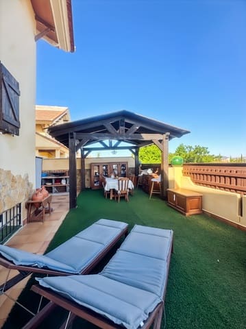 5 chambre Villa/Maison Semi-Mitoyenne à vendre à Alhaurín de la Torre avec piscine garage - 590 000 € (Ref: 9540941)