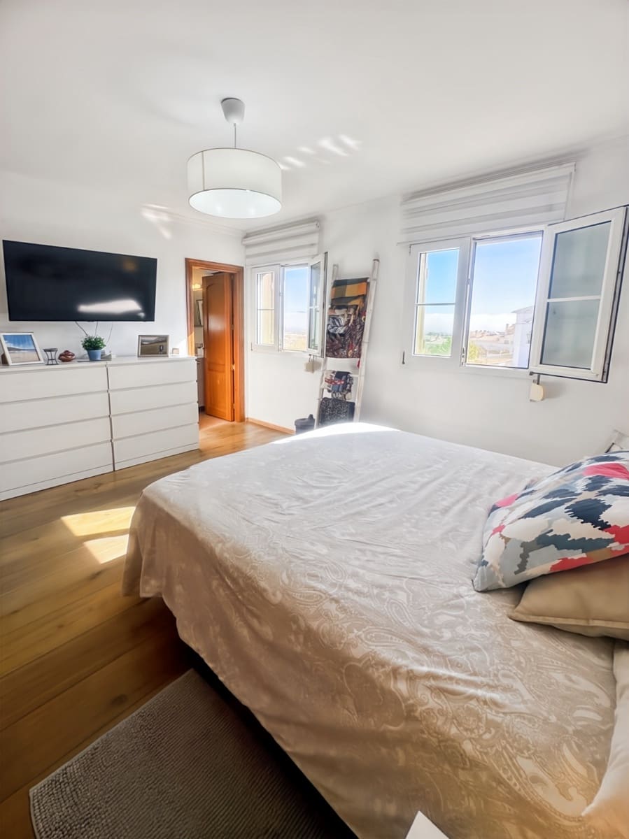 5 soverom Kjedet enebolig til salgs i Alhaurin de la Torre med svømmebasseng garasje - € 590 000 (Ref: 9540941)