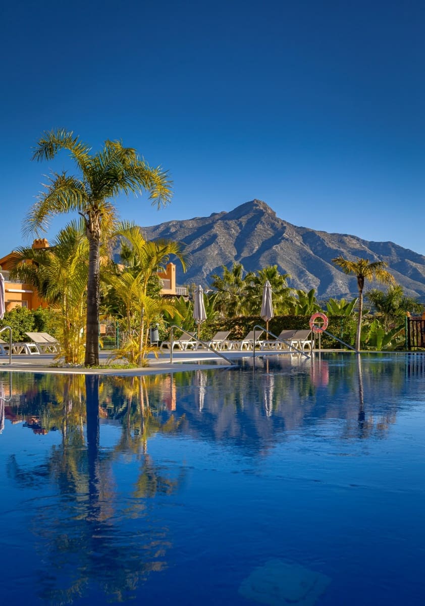 Apartamento de 4 habitaciones en Marbella en venta con piscina garaje - 895.000 € (Ref: 9551190)