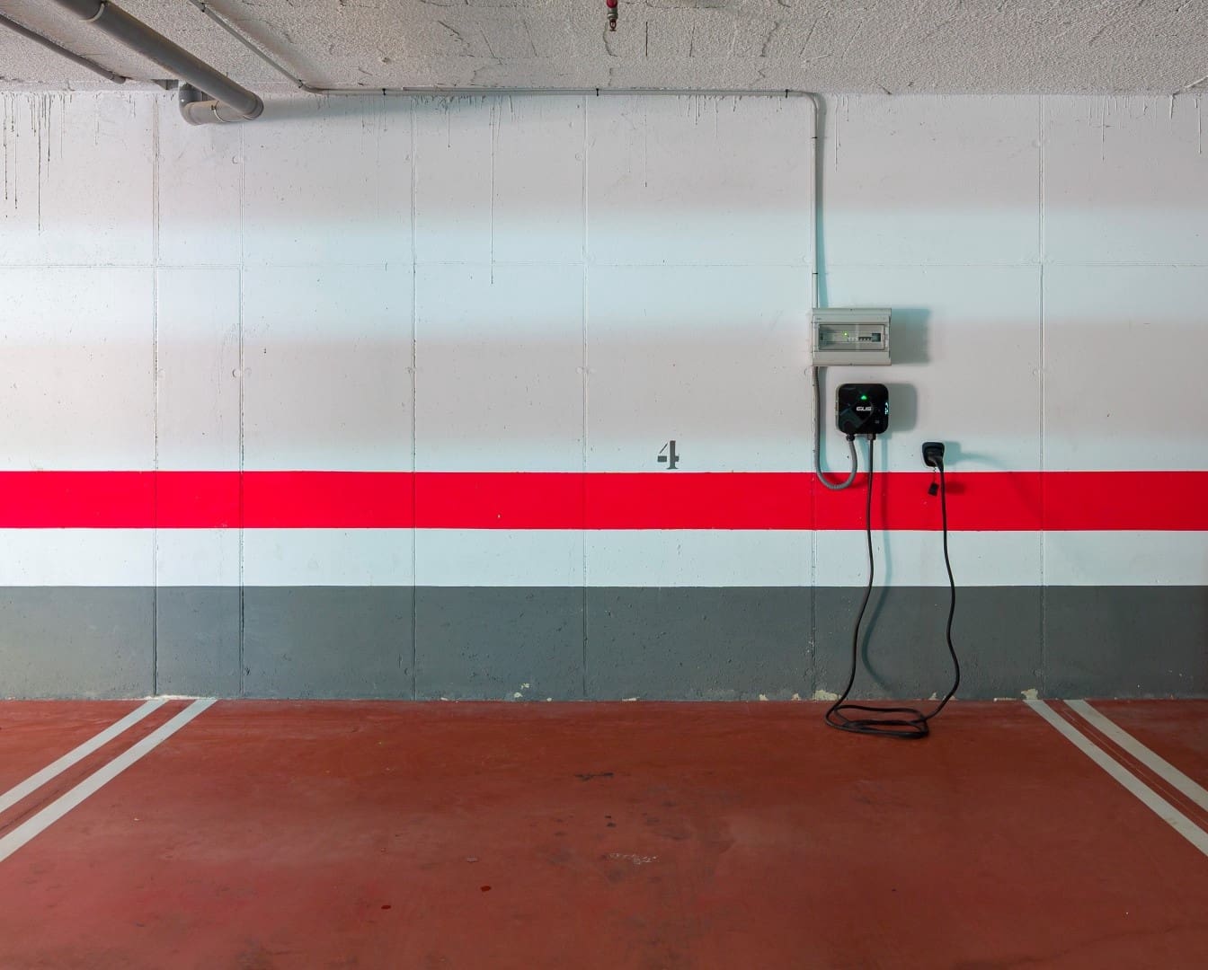 Apartamento de 4 habitaciones en Marbella en venta con piscina garaje - 895.000 € (Ref: 9551190)