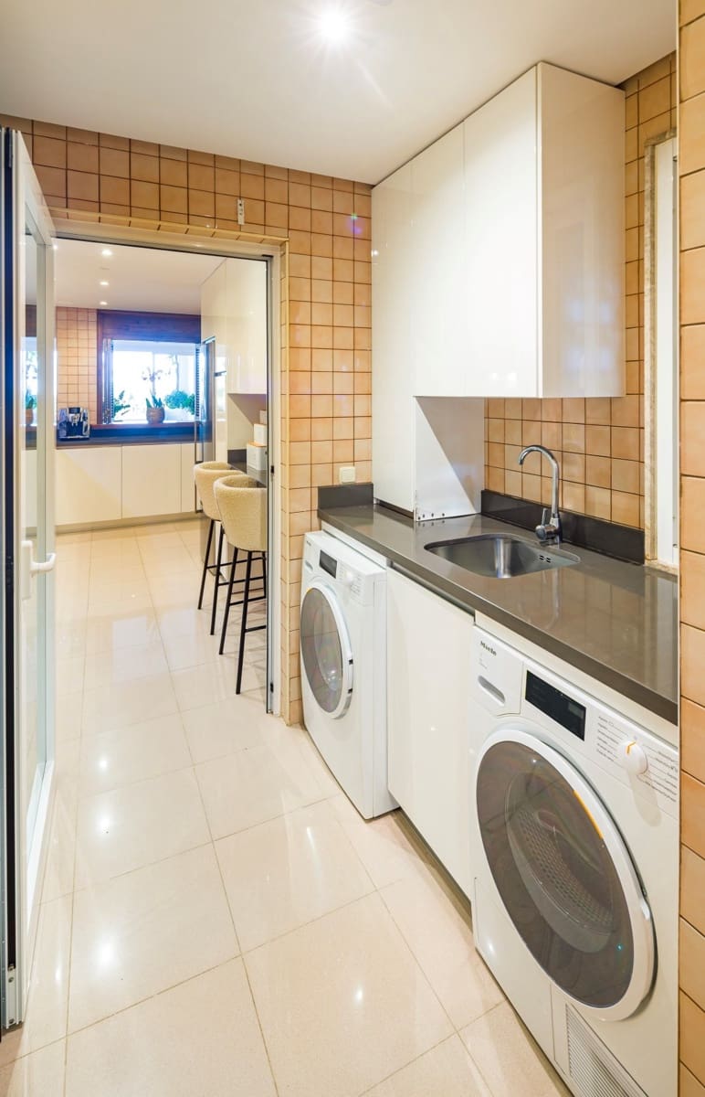 4 sovrum Lägenhet till salu i Marbella med pool garage - 895 000 € (Ref: 9551190)