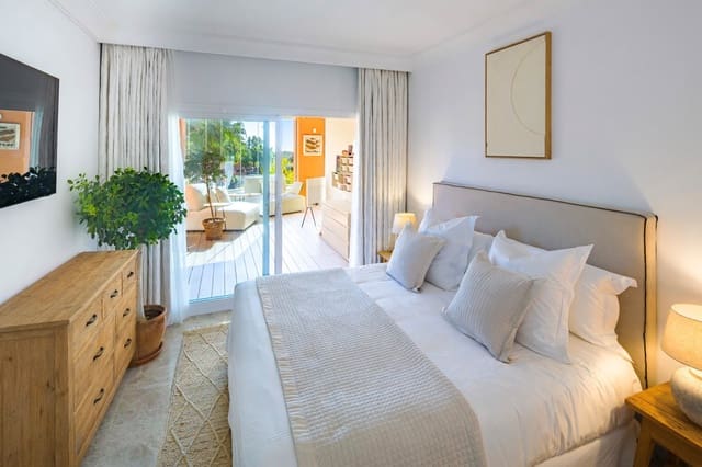 4 sovrum Lägenhet till salu i Marbella med pool garage - 895 000 € (Ref: 9551190)