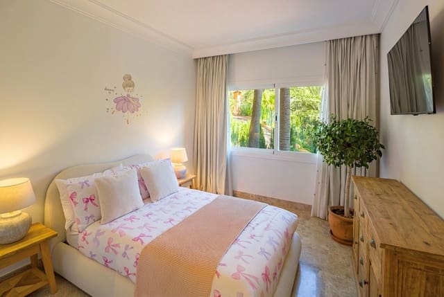 4 sovrum Lägenhet till salu i Marbella med pool garage - 895 000 € (Ref: 9551190)