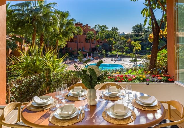 4 sovrum Lägenhet till salu i Marbella med pool garage - 895 000 € (Ref: 9551190)