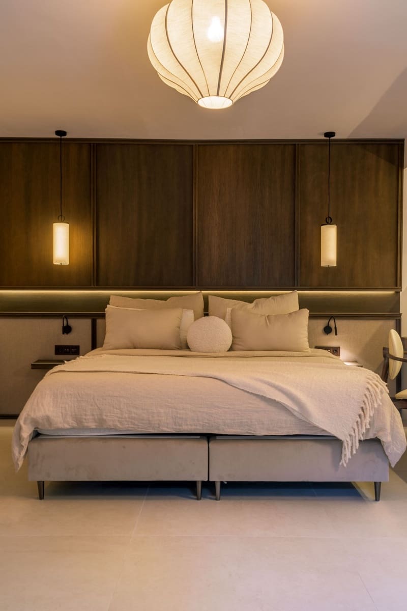 5 bedroom Villa for sale in Nueva Andalucia with pool garage - € 4,290,000 (Ref: 9551191)