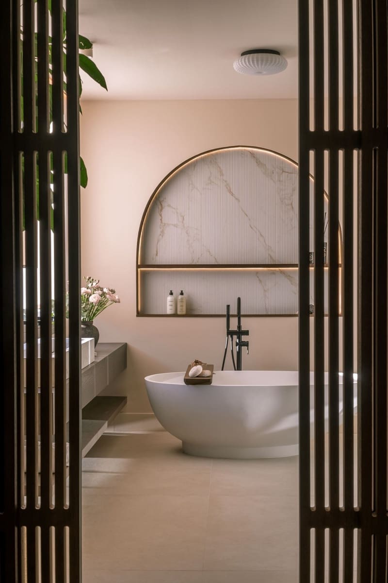 5 bedroom Villa for sale in Nueva Andalucia with pool garage - € 4,290,000 (Ref: 9551191)