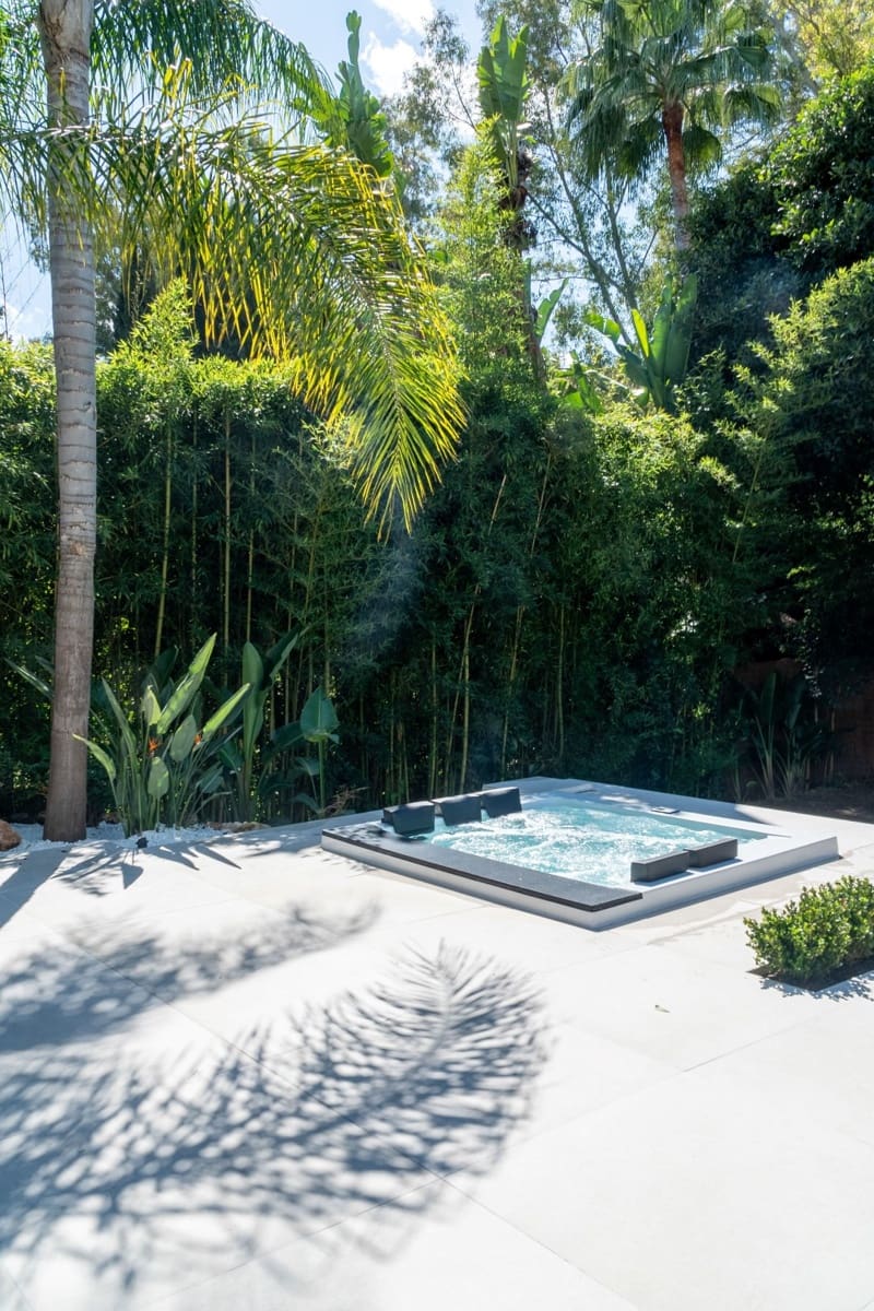 5 bedroom Villa for sale in Nueva Andalucia with pool garage - € 4,290,000 (Ref: 9551191)