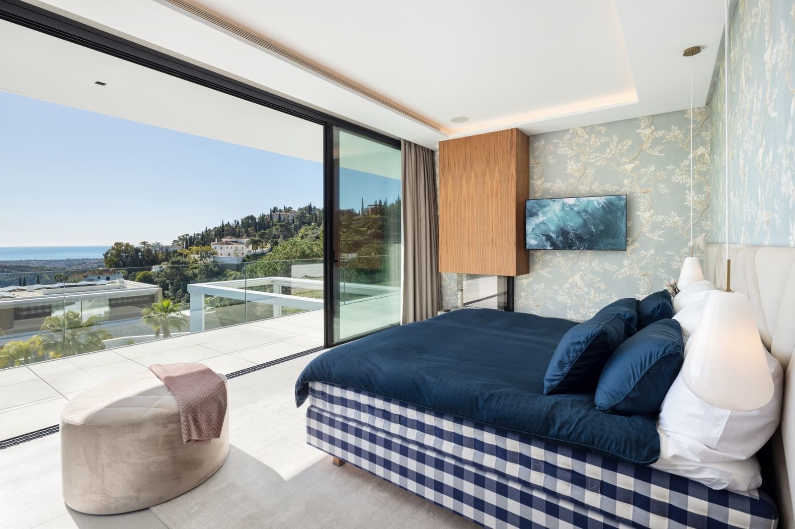 8 bedroom Villa for sale in El Madronal with pool garage - € 10,800,000 (Ref: 9555332)